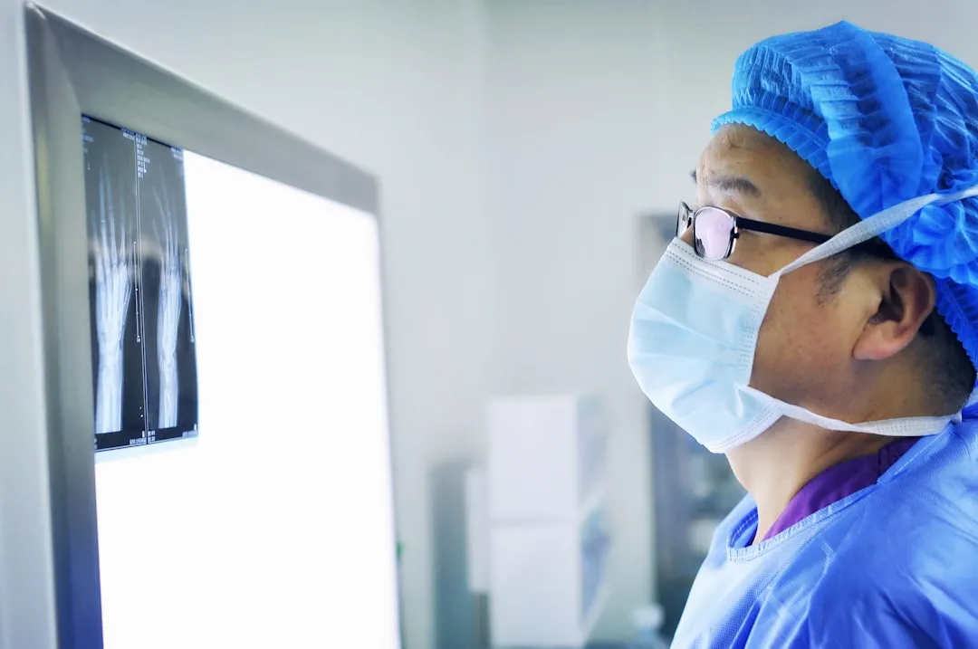 湖北地区石英石与人造石性能对比及选型建议